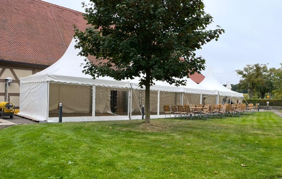 Hochpunktpagode mit Vollpolyfenster - Zelt zum Mieten